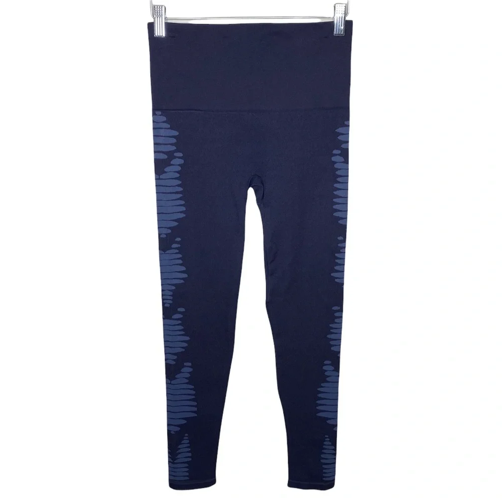 SPANX Aztec Stripe Seamless Leggings in Pure Navy size XL - Picture 3 of 7